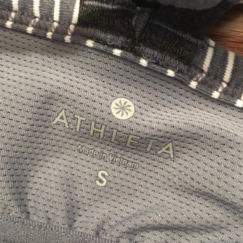 EXCELLENT condition Athleta tank - Picture 3 of 6
